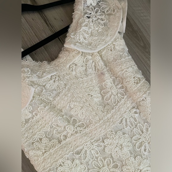 ALEXIS flowered embroidered off the shoulder jumpsuit in white size S - Picture 2 of 5